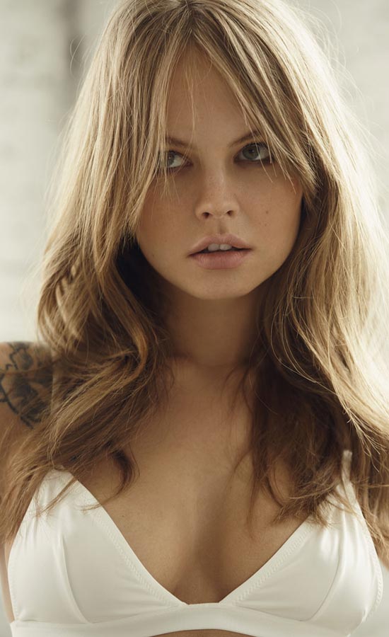 Anastasiya Sheglova<br /><span class="model-data-overview">EU 174cm | US 5′ 8.5“</span>