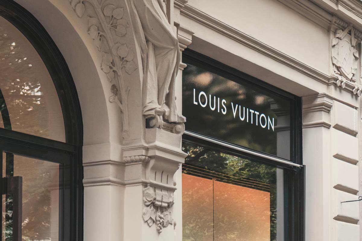 LVMH buys Birkenstock: shoe classic becomes luxury brand - CM