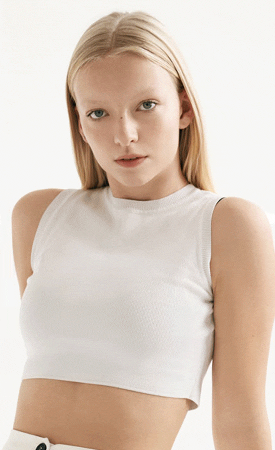 Linda Mohnke<br /><span class="model-data-overview">EU 178cm | US 5′ 10“</span>