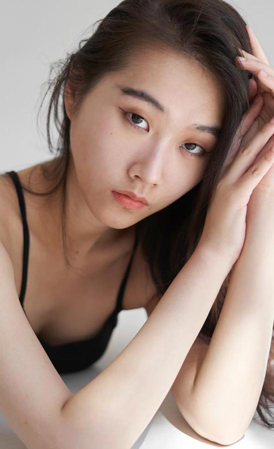 Duanyige Wang<br /><span class="model-data-overview">EU 174cm | US 5′ 8“</span>