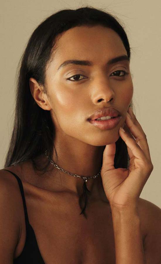 Miriam Correia<br /><span class="model-data-overview">EU 179cm | US 5′ 10.5“</span>
